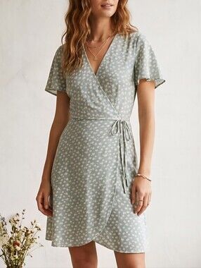 XS Monteau Light Green Floral Faux Wrap Dress